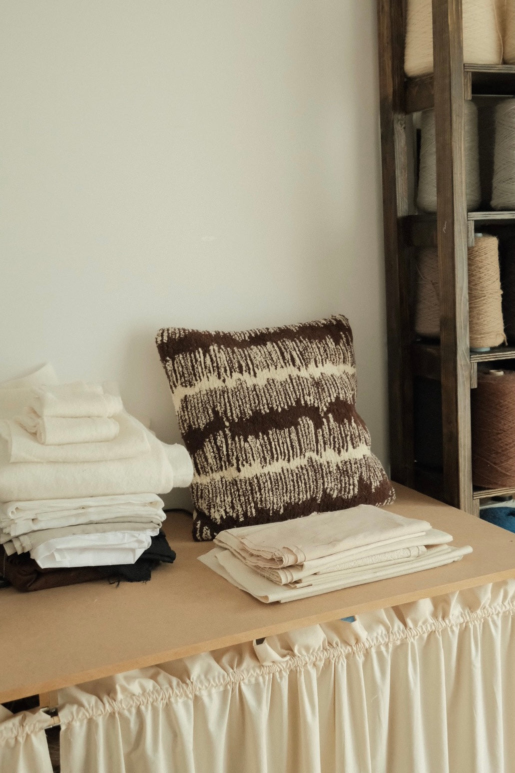 Cushion 028 - Brown/cream