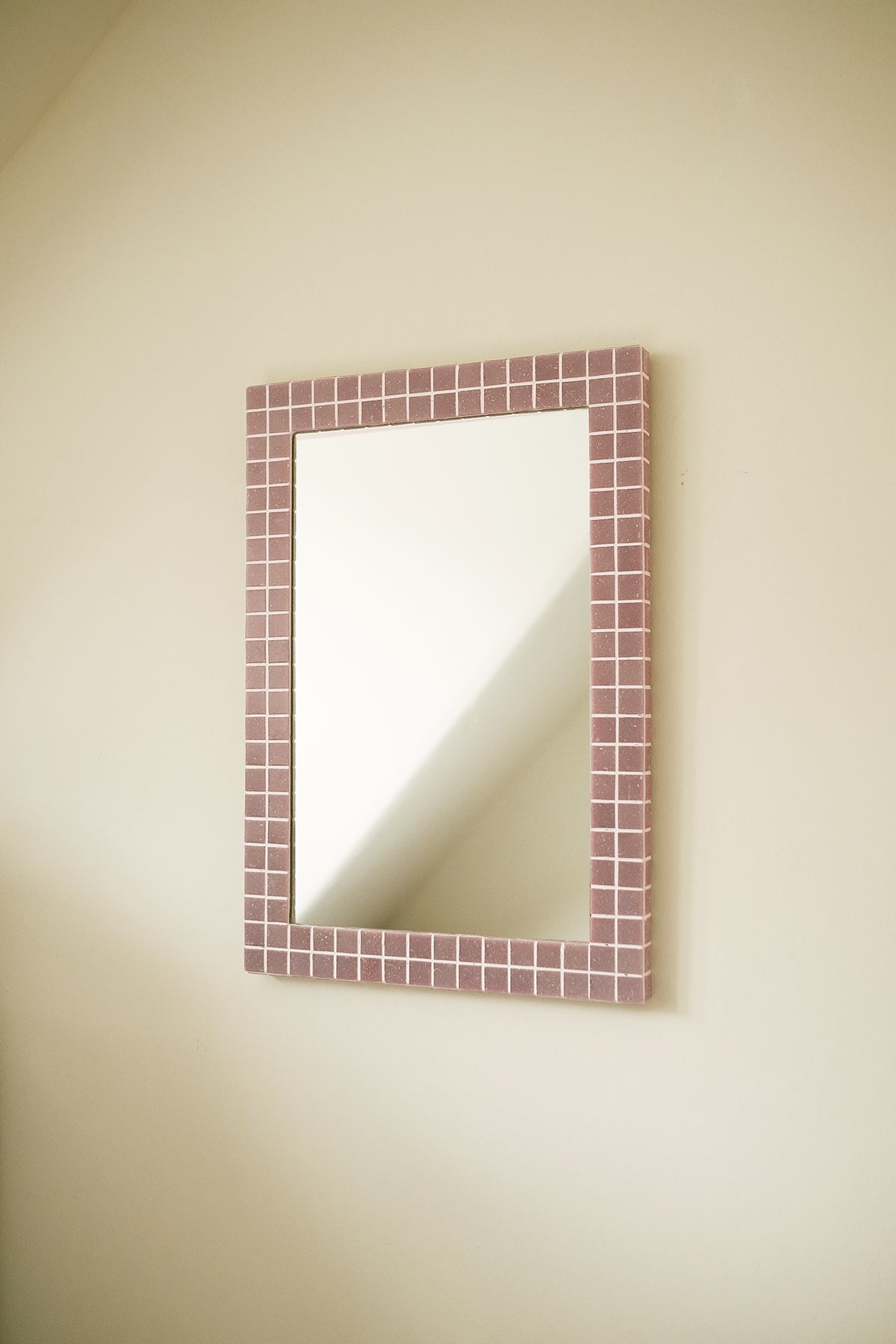 Pool wall mirror - grape