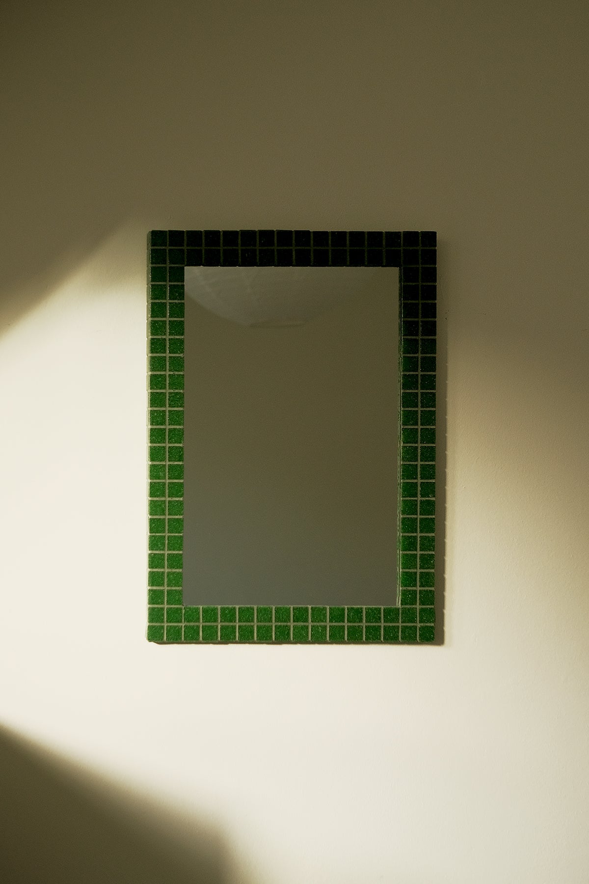 Pool wall mirror - green